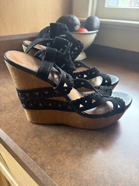 Gianni Bini Wedge Sandal Black Brown 10